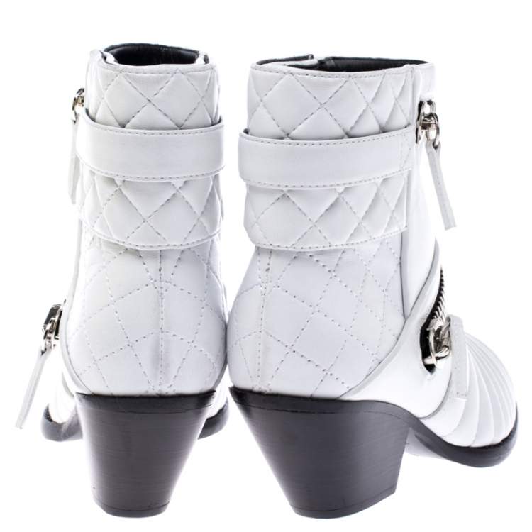 Pre Owned Giuseppe Zanotti White Quilted Leather Olinda Zipper Detail Ankle Boots Size 37.5