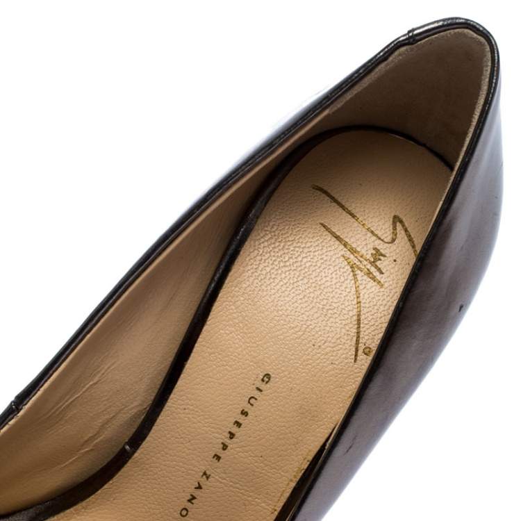 مملوكة مسبقًا Giuseppe Zanotti Metallic Patent Leather Peep Toe Platform Pumps Size 35