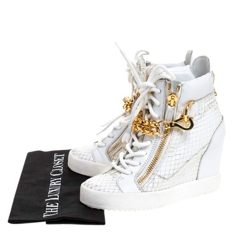 مملوكة مسبقًا Giuseppe Zanotti White Snake Embossed Leather High Top Wedge Sneakers Size 36.5