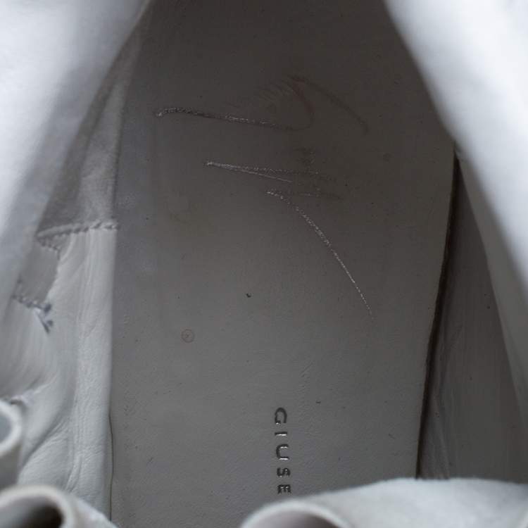 مملوكة مسبقًا Giuseppe Zanotti White Snake Embossed Leather High Top Wedge Sneakers Size 36.5