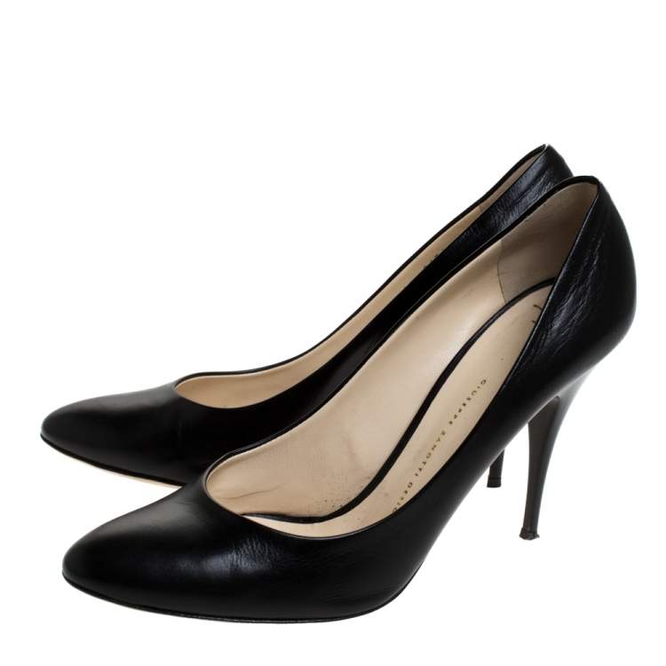 Pre Owned Giuseppe Zanotti Black Leather Round Toe Pumps Size 41
