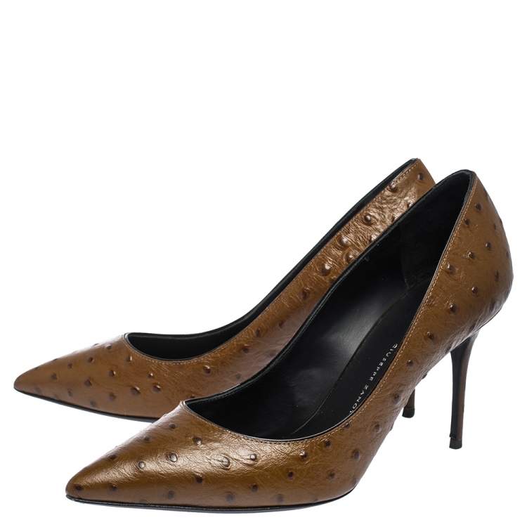 مملوكة مسبقًا Giuseppe Zanotti Brown Ostrich Embossed Leather Lucrezia Pointed Toe Pumps Size 38.5