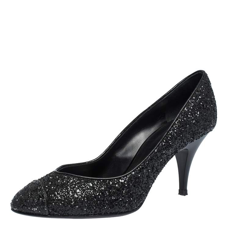 مملوكة مسبقًا Giuseppe Zanotti Black Glitter Olinda V Throat Pumps Size 38.5