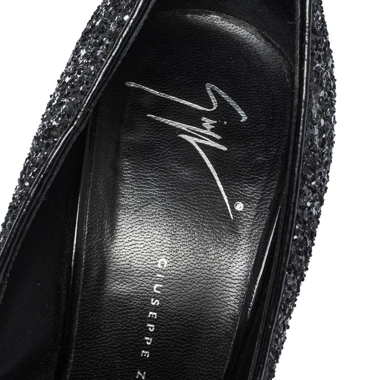 مملوكة مسبقًا Giuseppe Zanotti Black Glitter Olinda V Throat Pumps Size 38.5
