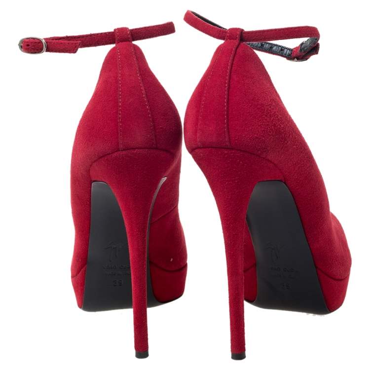 مملوكة مسبقًا Giuseppe Zanotti Red Suede Ankle Strap Platform Pointed Toe Pumps Size 39