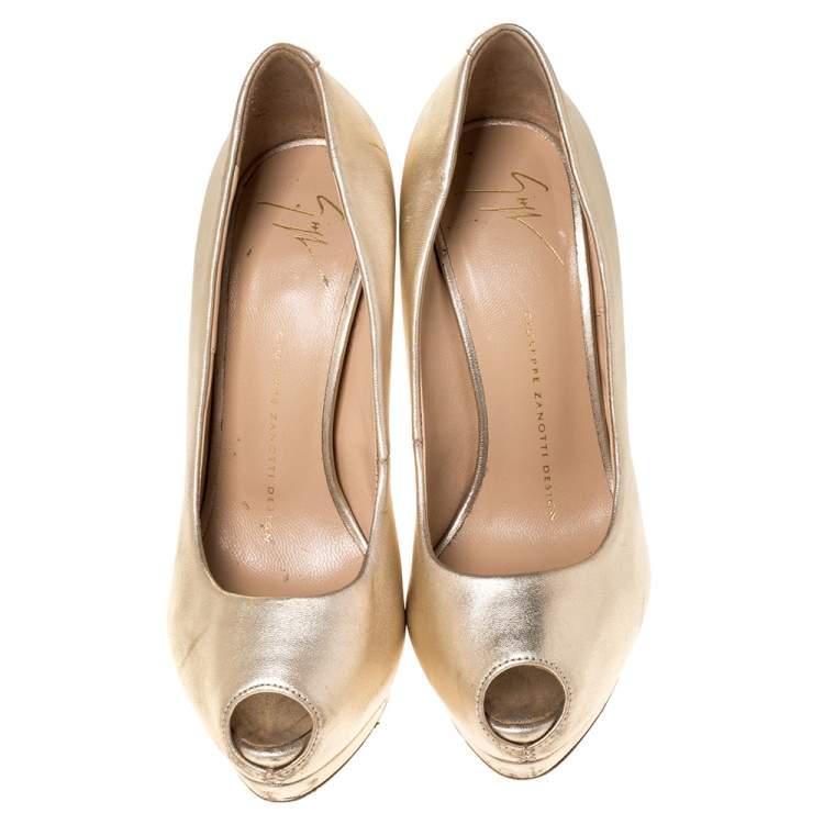 Pre Owned Giuseppe Zanotti Metallic Gold Leather Peep Toe Platform Pumps Size 36.5