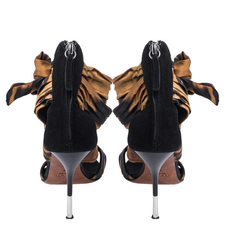 Pre Owned Giuseppe Zanotti Brown/Black Fabric And Leather Bow Ankle Cuff Sandals Size 38