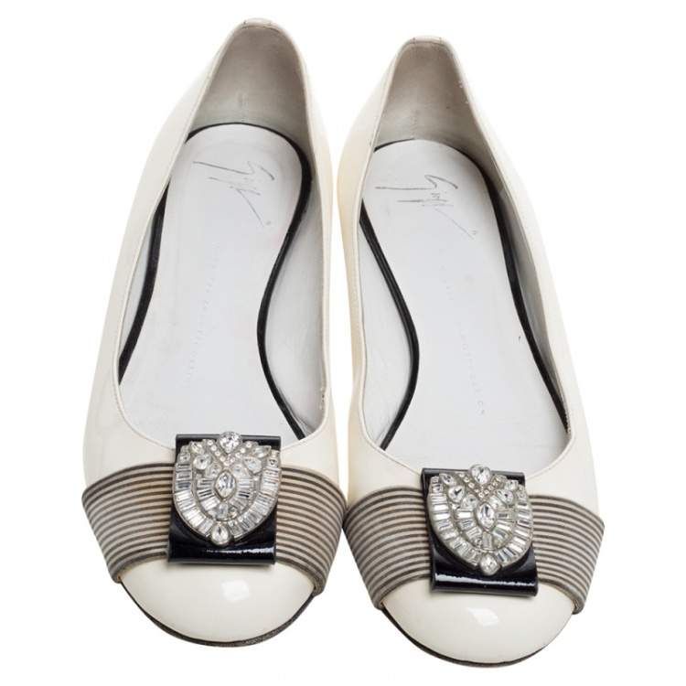 Pre Owned Giuseppe Zanotti White Patent Leather And Striped Fabric Crystal Embellished Ballet Flats Size 38