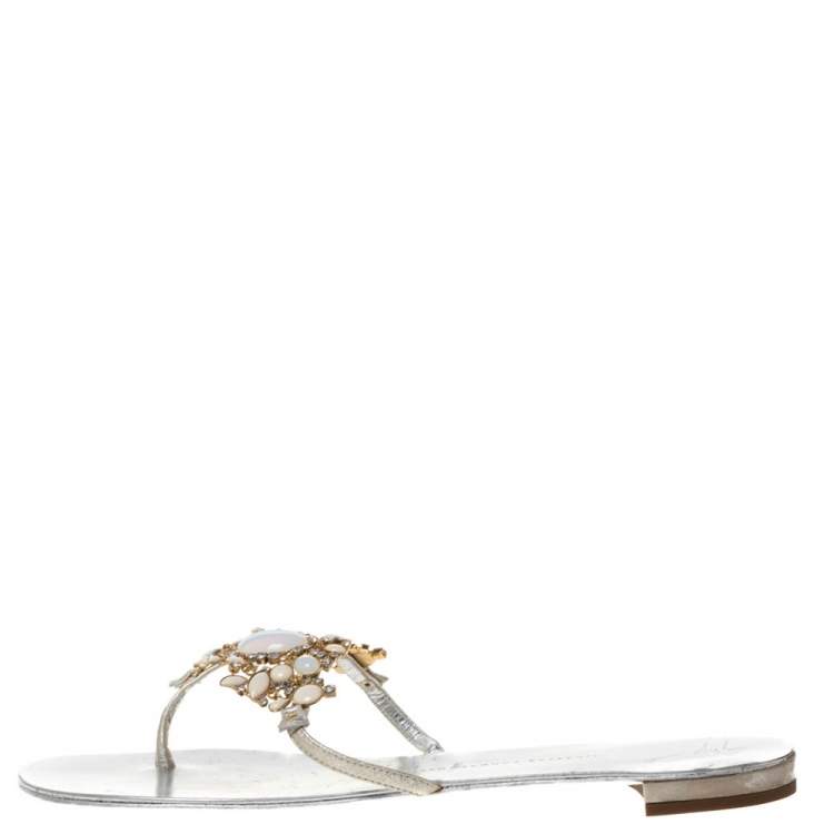 Pre Owned Giuseppe Zanotti Silver Leather Crystal Embellished Thong Flats Size 41