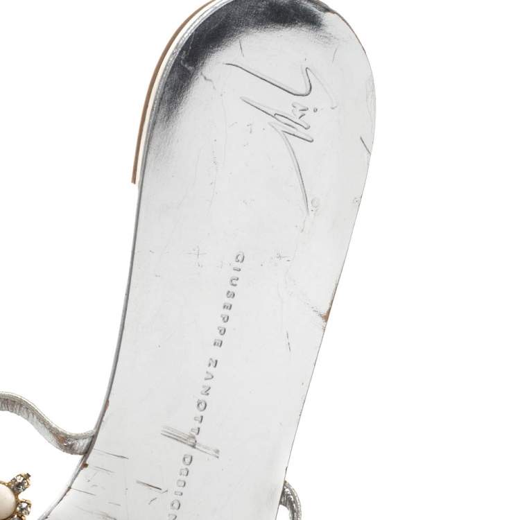 Pre Owned Giuseppe Zanotti Silver Leather Crystal Embellished Thong Flats Size 41