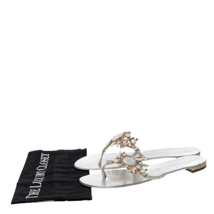 Pre Owned Giuseppe Zanotti Silver Leather Crystal Embellished Thong Flats Size 41