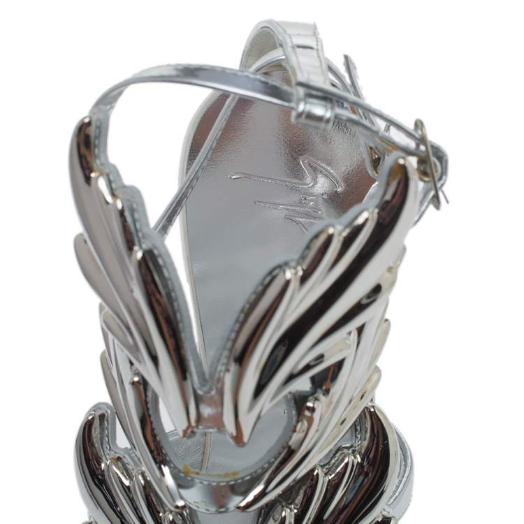 Pre Owned Giuseppe Zanotti Metallic Silver Leather Cruel Summer Flat Sandals Size 38