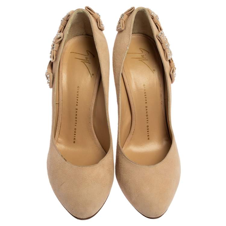 Pre Owned Giuseppe Zanotti Beige Suede Crystal Embellished Bow Pumps Size 39
