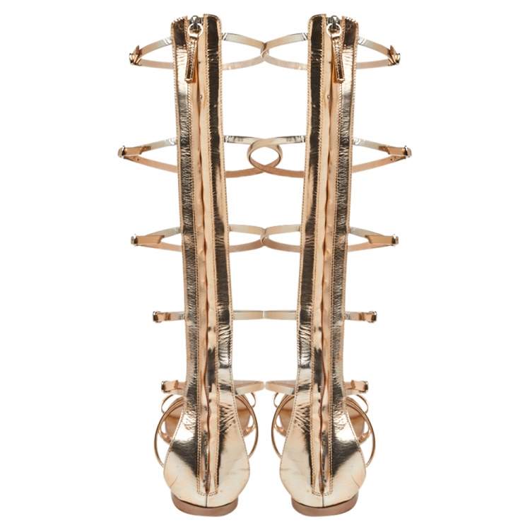 مملوكة مسبقًا Giuseppe Zanotti Rose Gold Patent Leather Rylee Gladiator Flat Sandals Size 38.5