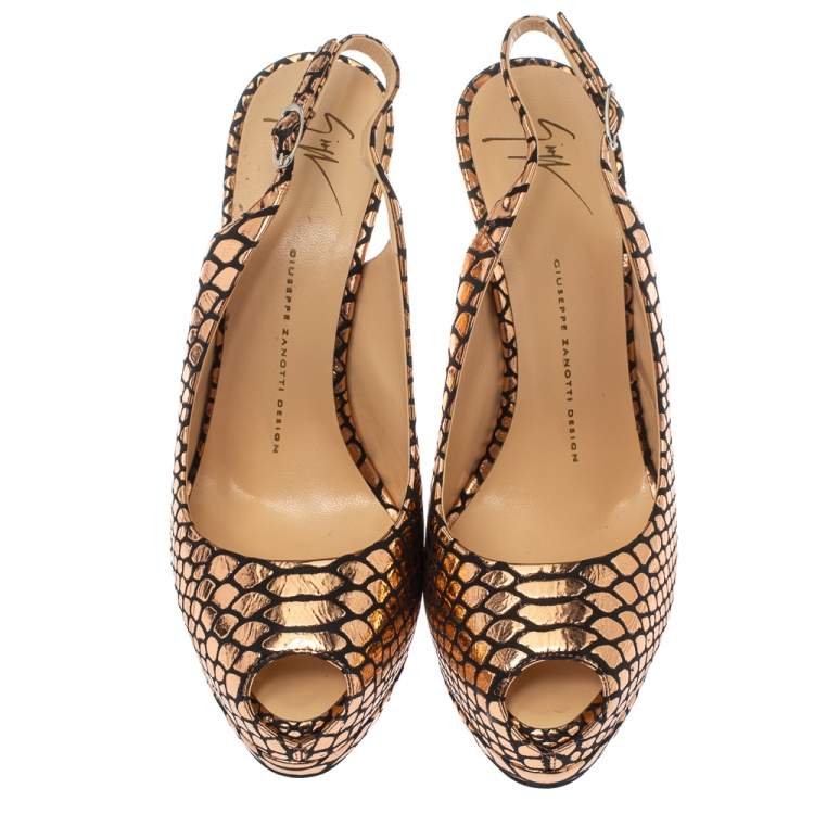 Pre Owned Giuseppe Zanotti Rose Gold/Black Python Embossed Patent Leather and Suede Sharon Platform Pumps Size 39