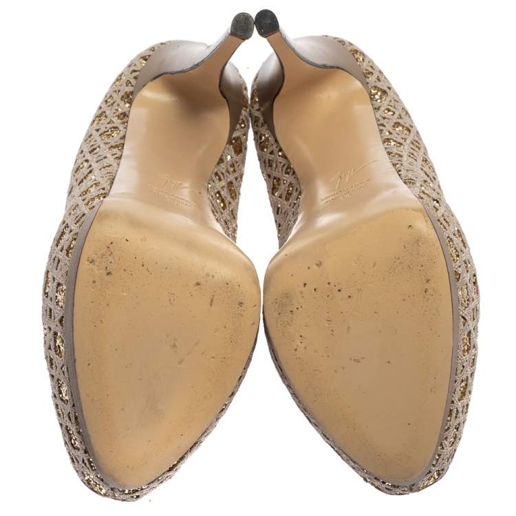 مملوكة مسبقًا Giuseppe Zanotti Grey Glitter And Fabric Platform Peep Toe Pumps Size 39