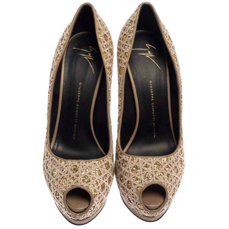 مملوكة مسبقًا Giuseppe Zanotti Grey Glitter And Fabric Platform Peep Toe Pumps Size 39
