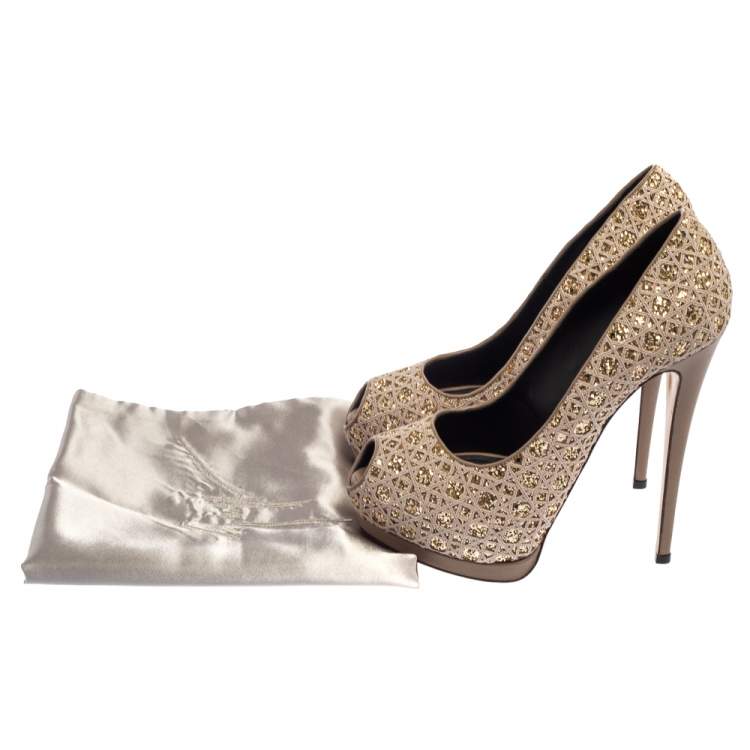 مملوكة مسبقًا Giuseppe Zanotti Grey Glitter And Fabric Platform Peep Toe Pumps Size 39
