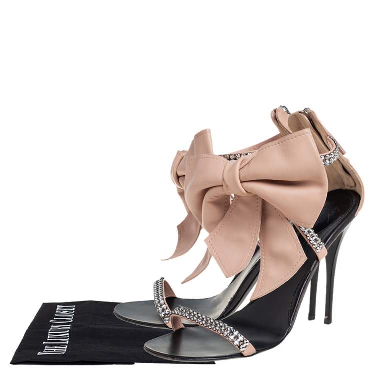 Pre Owned Giuseppe Zanotti Beige Leather Crystal Embellished Bow Detail Sandals Size 37.5