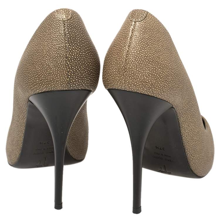 Pre Owned Giuseppe Zanotti Metallic Beige Leather And Patent Leather Cap Toe Pumps Size 37.5