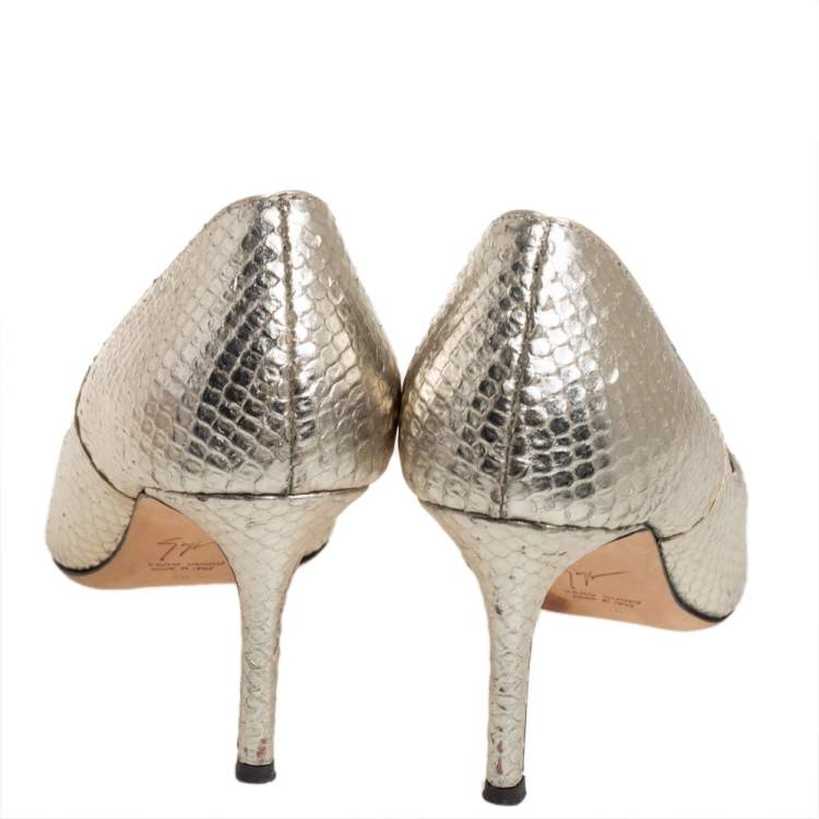 مملوكة مسبقًا Giuseppe Zanotti Gold Python Embossed Leather Pointed Toe Pumps Size 36