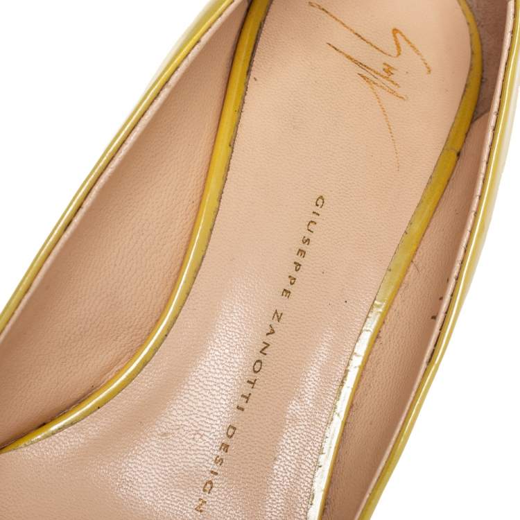 Pre Owned Giuseppe Zanotti Yellow/Black Patent Leather Cap Toe Pumps Size 38