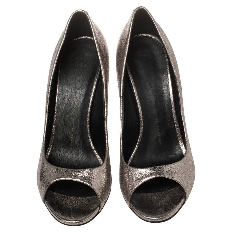 Pre Owned Giuseppe Zanotti Silver Crackle Leather Peep Toe Pumps Size 40
