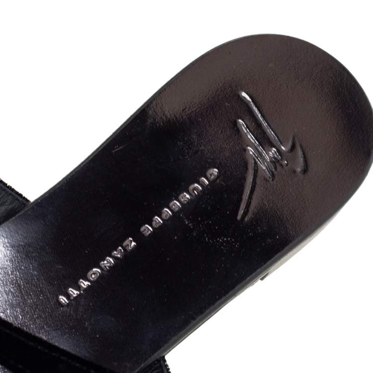 Pre Owned Giuseppe Zanotti Black Velvet Crystal Embellished Toe Ring Flat Sandals Size 37