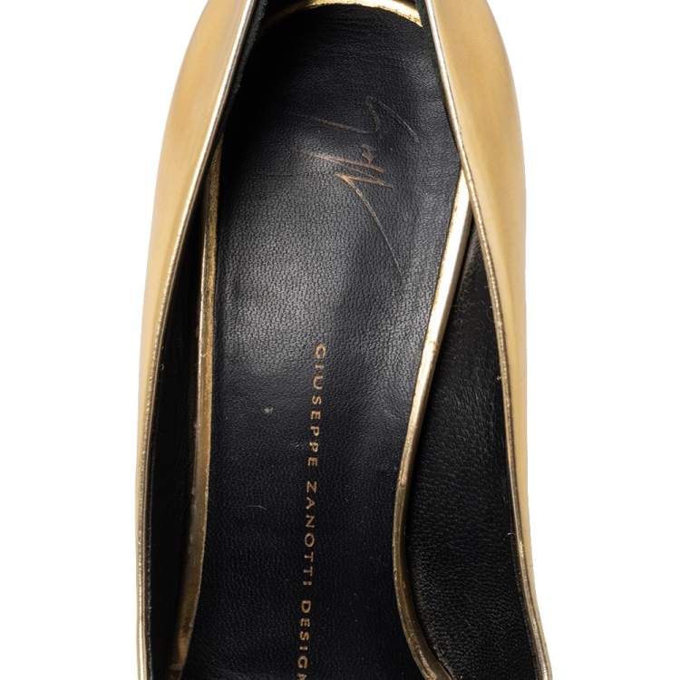 Pre Owned Giuseppe Zanotti Gold Leather Pointed Toe Pumps Size 38