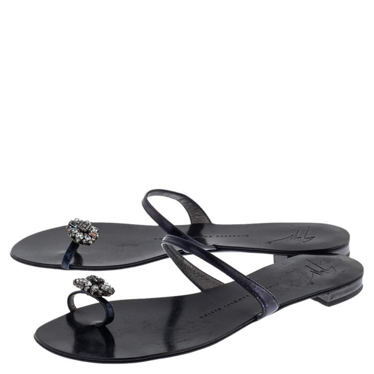 Pre Owned Giuseppe Zanotti Black Leather Crystal Embellished Toe Ring Flats Size 38