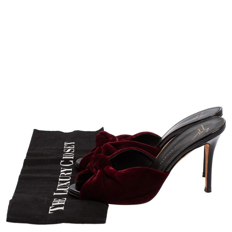 Pre Owned Giuseppe Zanotti Burgundy Velvet Knot Slide Sandals Size 36