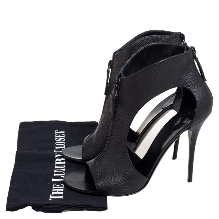 Pre Owned Giuseppe Zanotti Black Grained Leather Cut Out Peep Toe Booties Size 38.5