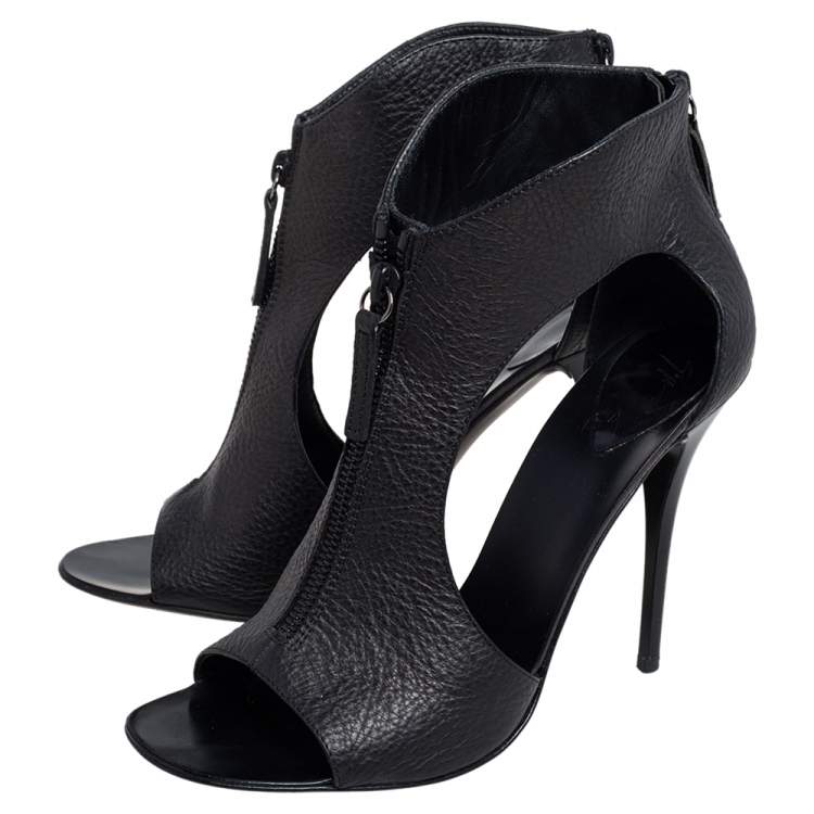 Pre Owned Giuseppe Zanotti Black Grained Leather Cut Out Peep Toe Booties Size 38.5