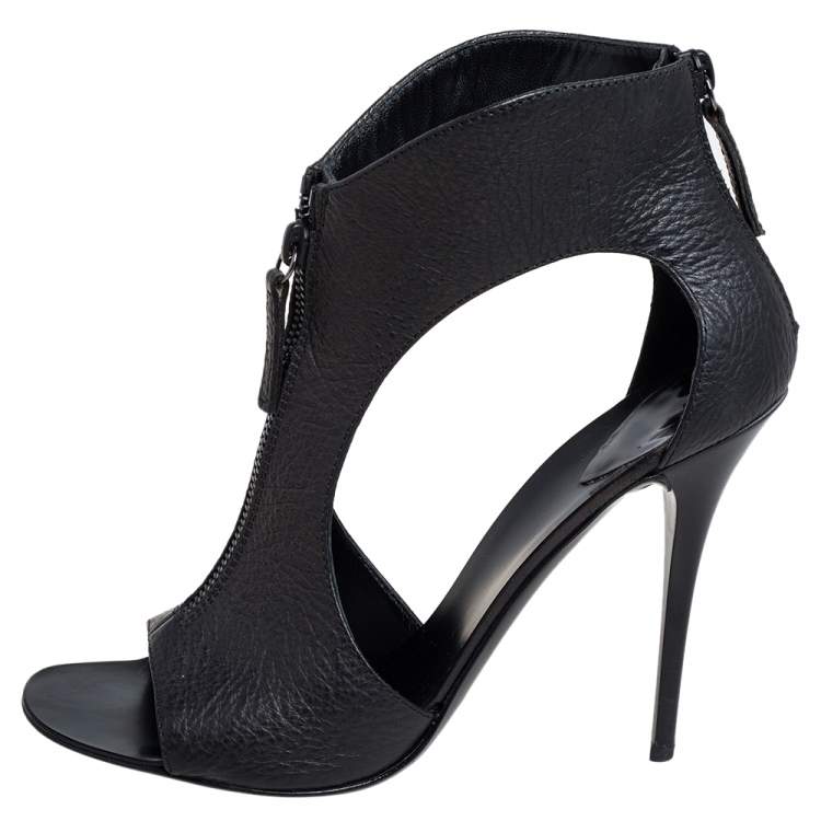 Pre Owned Giuseppe Zanotti Black Grained Leather Cut Out Peep Toe Booties Size 38.5
