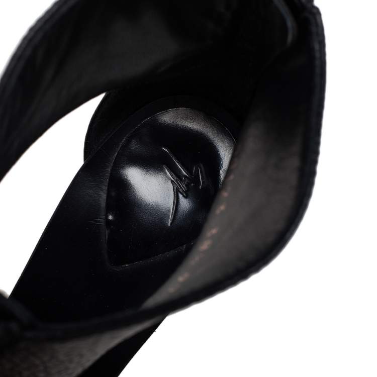 Pre Owned Giuseppe Zanotti Black Grained Leather Cut Out Peep Toe Booties Size 38.5