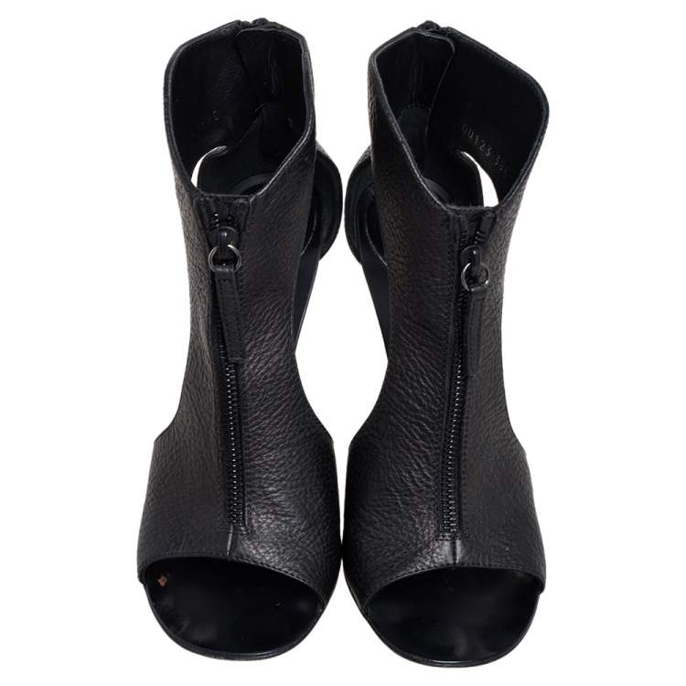 Pre Owned Giuseppe Zanotti Black Grained Leather Cut Out Peep Toe Booties Size 38.5
