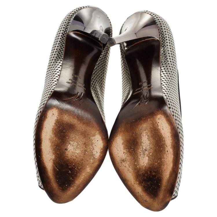 Pre Owned Giuseppe Zanotti Silver Leather Pumps Size 36.5