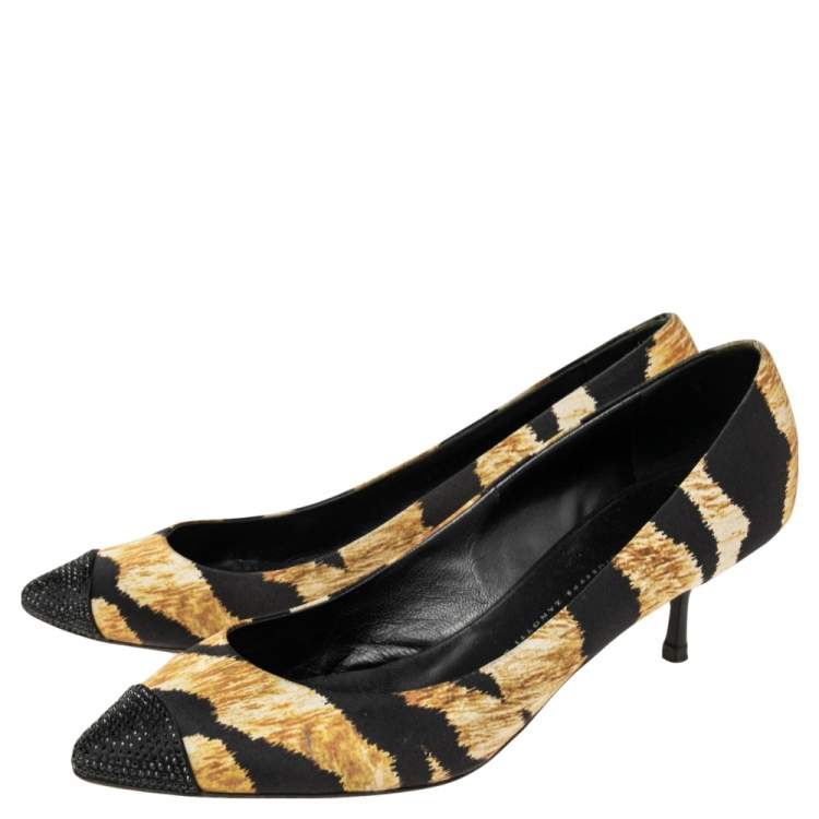 Pre Owned Giuseppe Zanotti Black/Gold  Fabric  Muffa Crystal Embellished Cap Toe Pumps Size 41