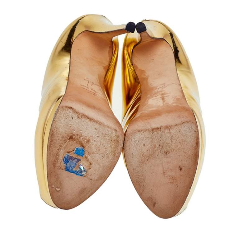Pre Owned Giuseppe Zanotti Metallic Gold Mirror Leather Peep Toe Platform Pumps Size 37.5
