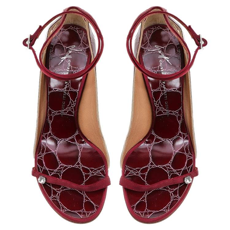 Pre Owned Giuseppe Zanotti Red Satin And Textured Leather Ankle Strap Sandals Size 38.5