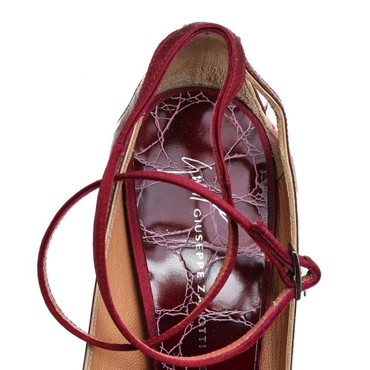 Pre Owned Giuseppe Zanotti Red Satin And Textured Leather Ankle Strap Sandals Size 38.5