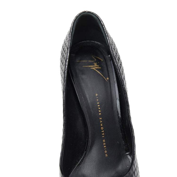 Pre Owned Giuseppe Zanotti Black Embossed Leather Peep Toe Pumps Size 39.5