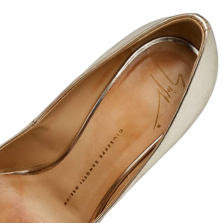 Pre Owned Giuseppe Zanotti Metallic Gold Leather Pointed Toe Pumps Size 37.5
