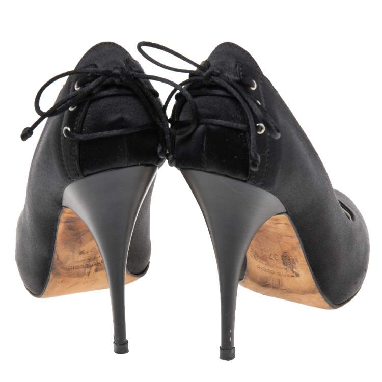 Pre Owned Giuseppe Zanotti Black Satin Round Toe Pumps Size 37.5