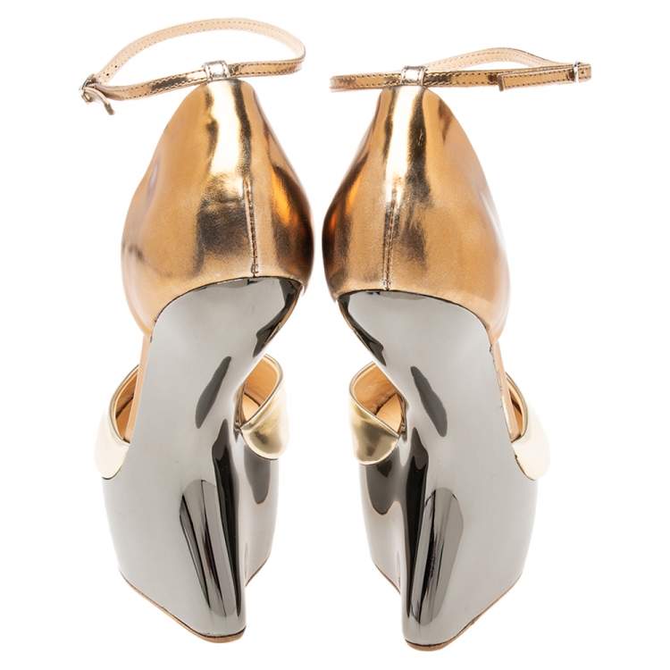 Pre Owned Giuseppe Zanotti Dull Gold/Copper Mirror Leather Heelless Peep-Toe Platform Sandals Size 38.5 