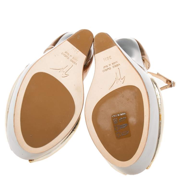 Pre Owned Giuseppe Zanotti Dull Gold/Copper Mirror Leather Heelless Peep-Toe Platform Sandals Size 38.5 