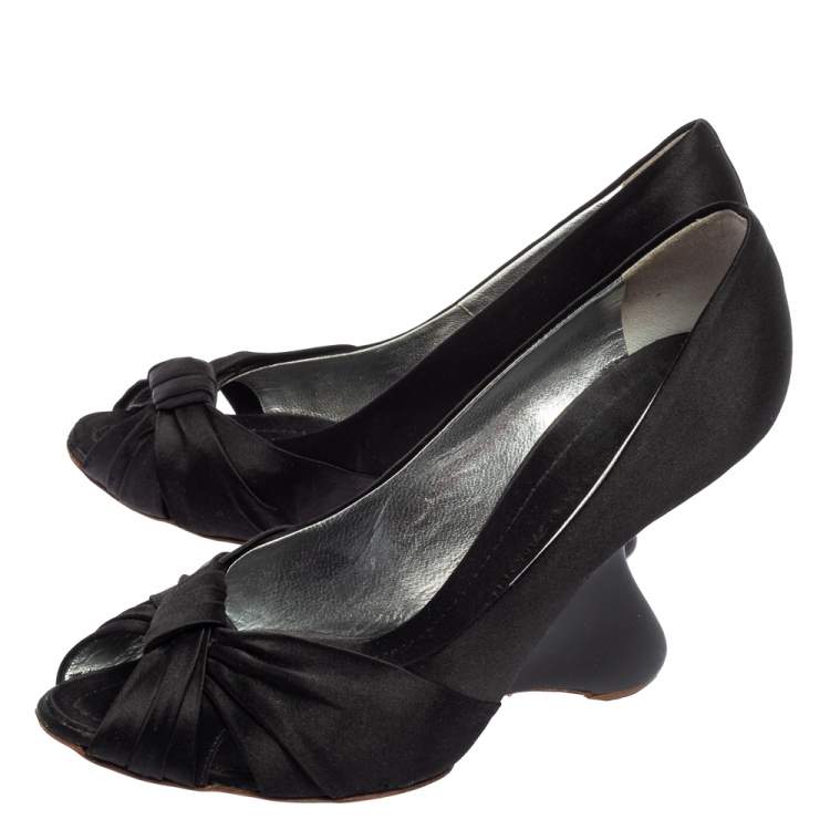 Pre Owned Giuseppe Zanotti Black Knotted Satin Peep-Toe Sculpted Wedge Pumps Size 38.5 