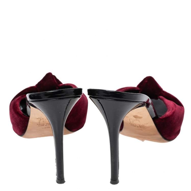 Pre Owned Giuseppe Zanotti Red Velvet Knot Mule Sandals Size 39.5