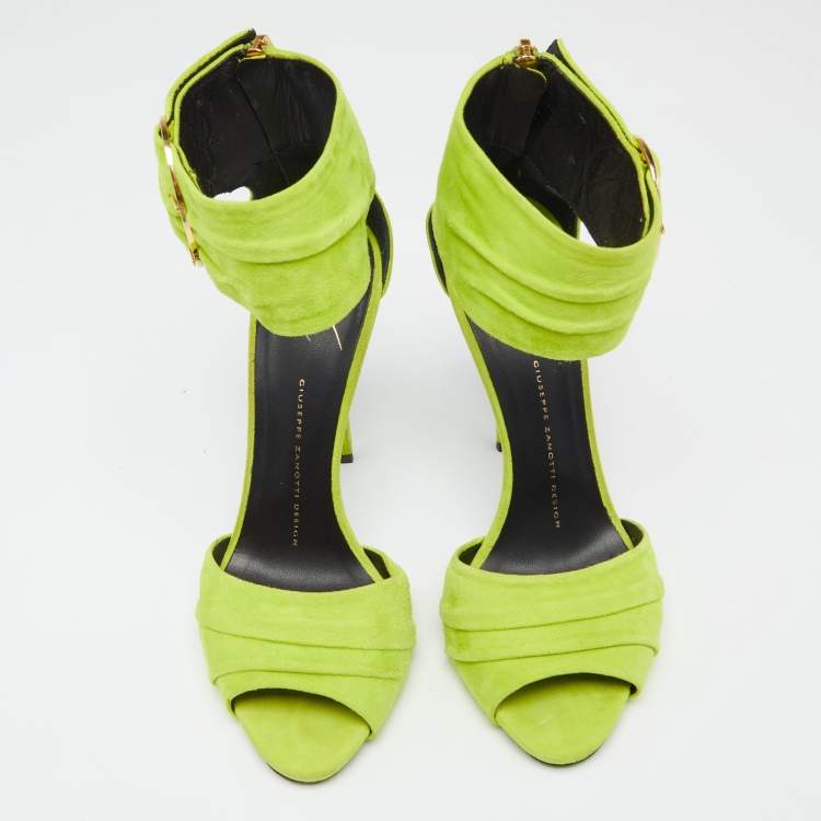 مملوكة مسبقًا  Giuseppe Zanotti Green Suede Open Toe Ankle Cuff Sandals  Size 37.5