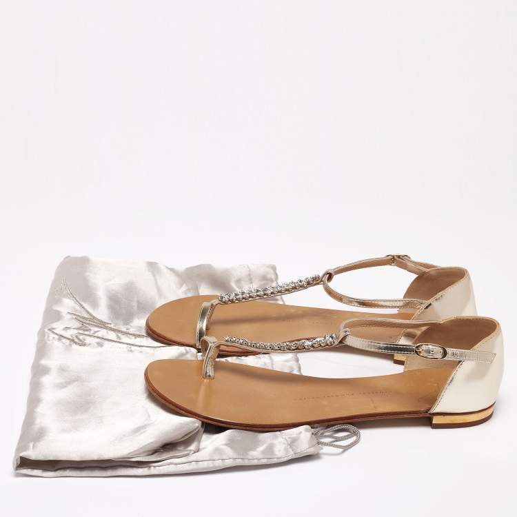 Pre Owned Giuseppe Zanotti Silver Leather T Strap Crystal Embellished Flat Sandals Size 38